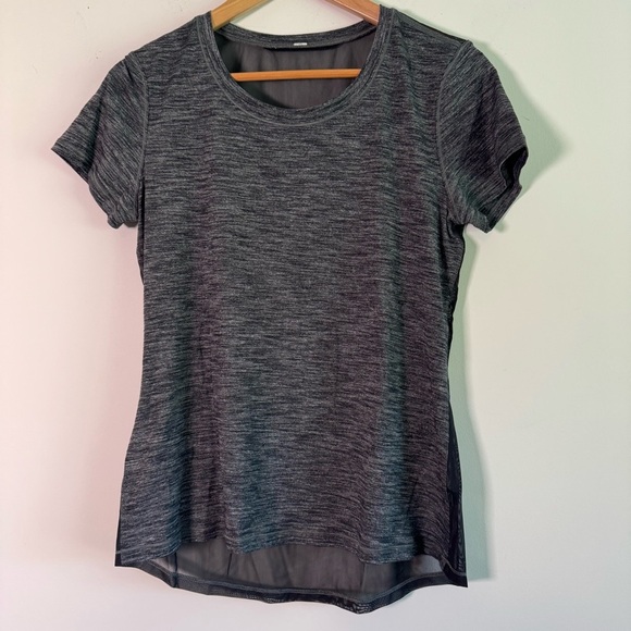 Lululemon Athletica Grey Black Mesh Back Knit Tee Top size 6 - Picture 1 of 3